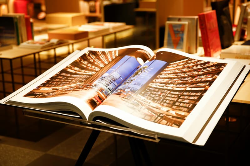 【HYPEBEAST 獨家】武士刀書局！？率先走進「銀座 蔦屋書店」
