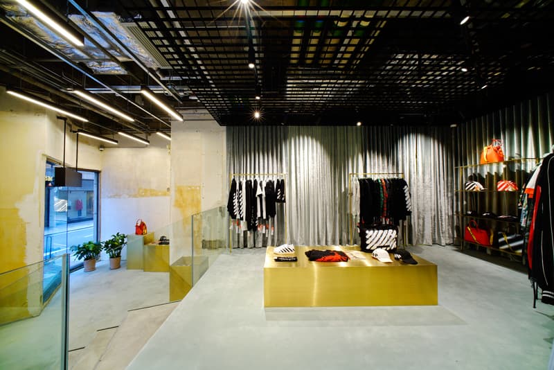 OFF-WHITE c/o Virgil Abloh™ HONG KONG Second Store