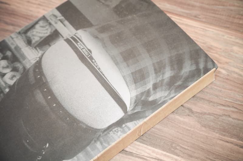 《春嬌救志明》x VISUAL CULTURE《i n 55!W ! 09-17》限量版相冊