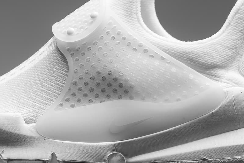 近賞 Nike Sock Dart KJCRD 全新配色設計「Triple White」