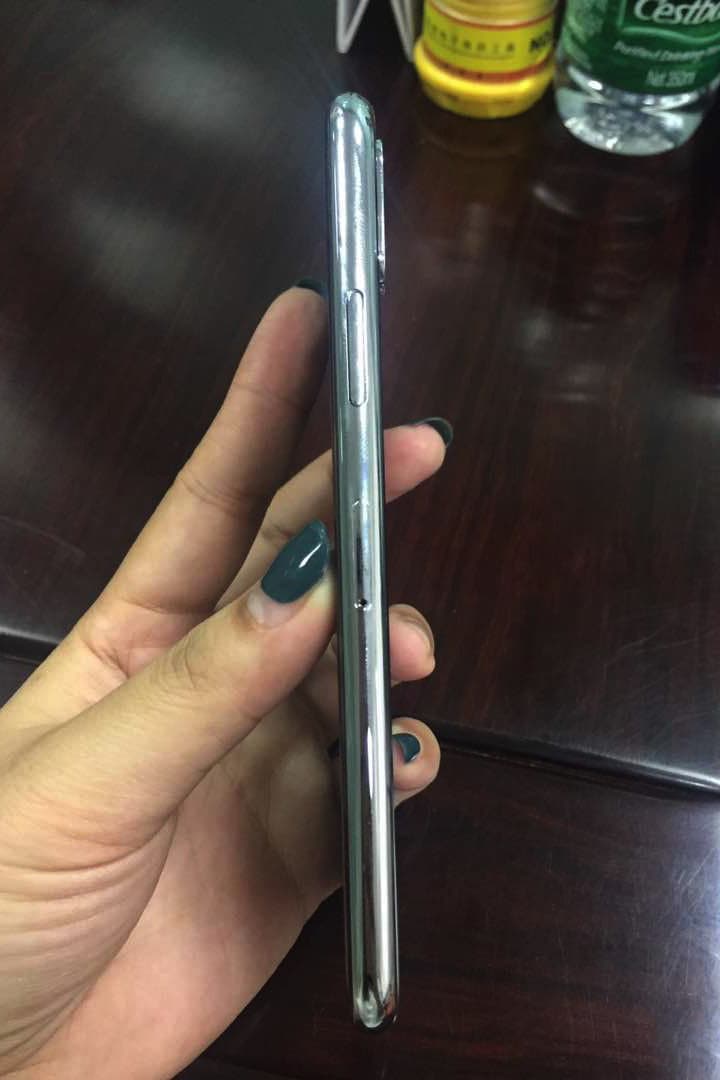 疑似 iPhone 8 最終版本諜照曝光