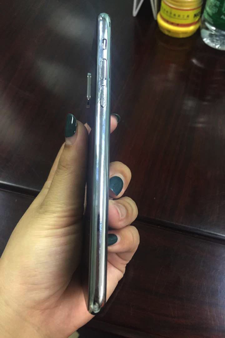 疑似 iPhone 8 最終版本諜照曝光