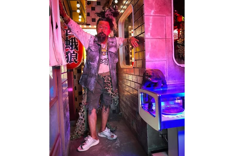 村上隆打造拖鞋版 YEEZY BOOST 350 V2