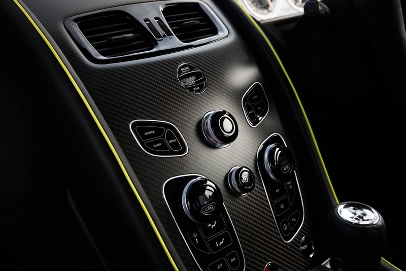 Aston Martin 發佈 Vantage AMR 高性能跑車