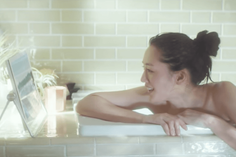 綾瀨遙為 Panasonic 防水電視 Privateviera 拍攝最新廣告