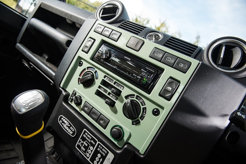 Mr.Bean 愛車 Land Rover Defender 90 將進行拍賣