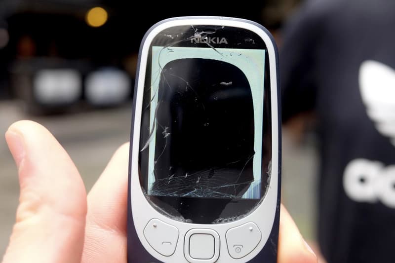 2017 年新版 Nokia 3310 耐用度測試