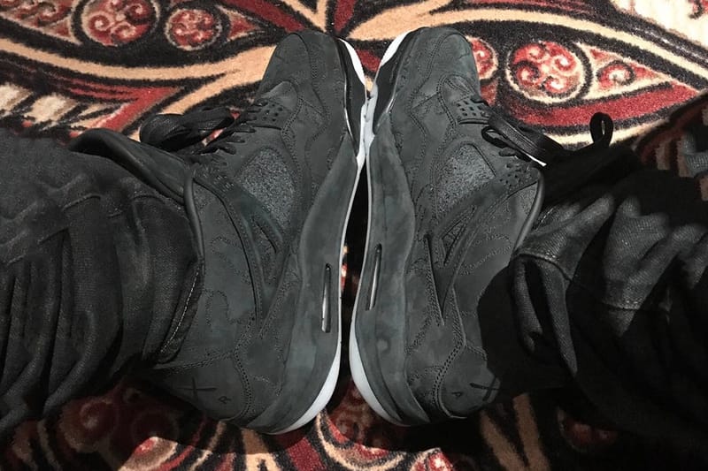 Drake 親自示範 KAWS x Air Jordan 4「Friends & Family」限定版本