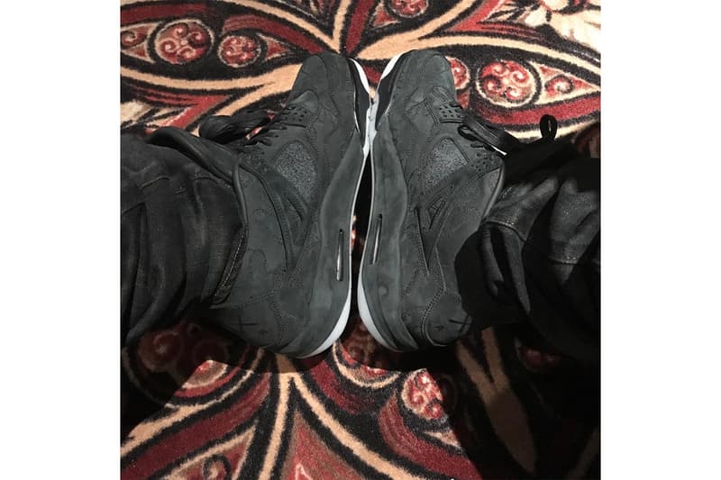Drake 親自示範 KAWS x Air Jordan 4「Friends & Family」限定版本