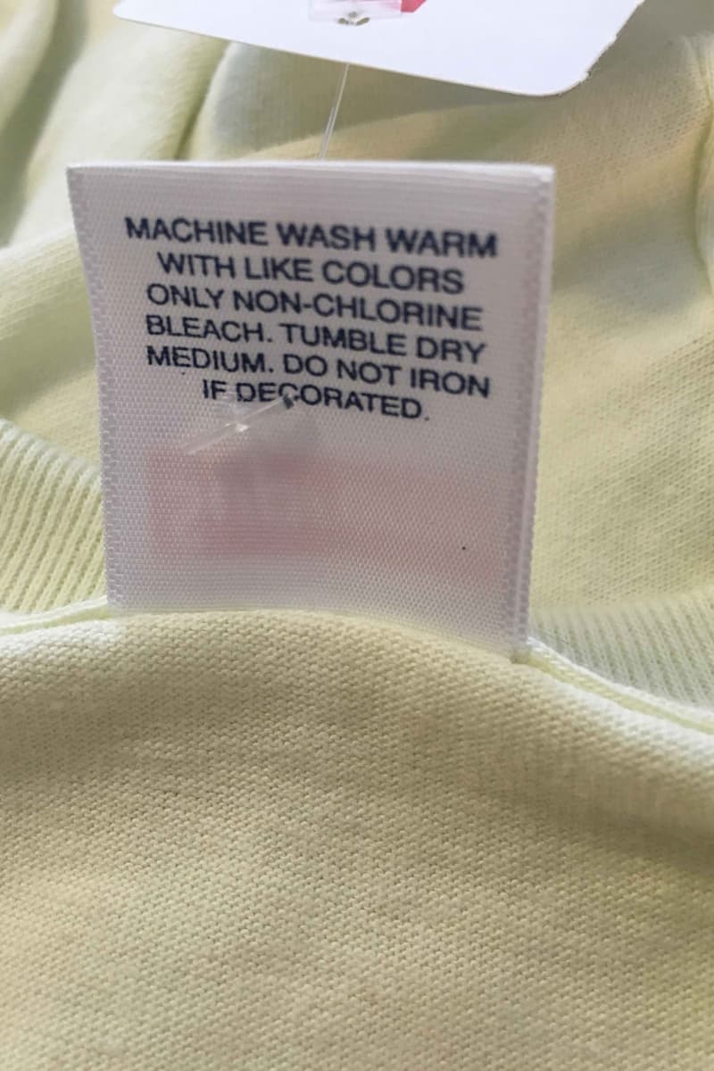 Reddit 用戶在 K-Mart 以 $4 美元一件的低價淘到大量 Supreme T-Shirt