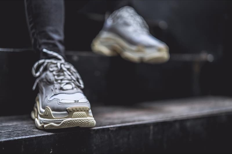 Balenciaga Triple S 復古訓練鞋全新「Cream」配色上腳預覽