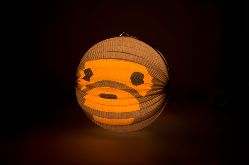 AAPE BY A BATHING APE 及 BABY MILO 推出中秋節灯笼