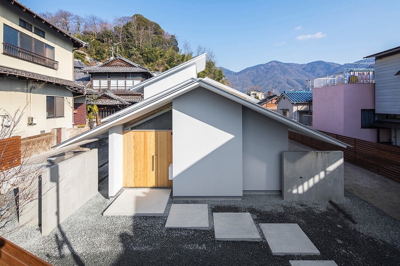 揉合傳統與現代設計的日本家屋「大上の家 / House in Ohue」