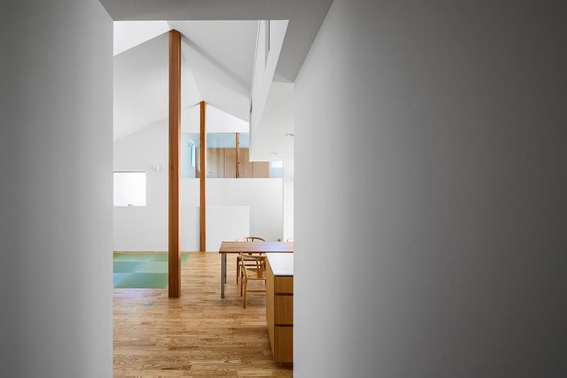 揉合傳統與現代設計的日本家屋「大上の家 / House in Ohue」