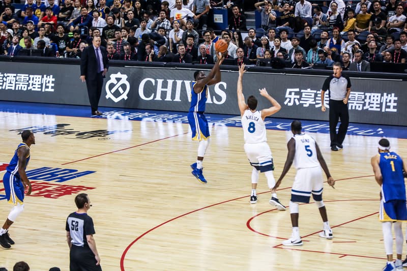 金州勇士队大战明尼苏达森林狼队，2017 NBA 国际系列赛中国赛回顾