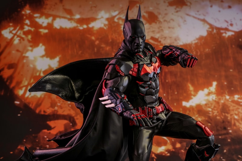 Hot Toys 推出全新 Futura Knight Version 蝙蝠俠 1:6 比例珍藏人偶