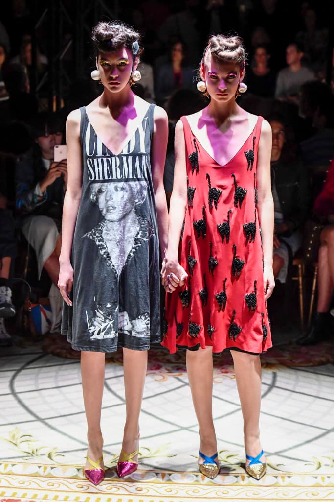 《The Shining》雙胞胎「現身」UNDERCOVER 巴黎時裝周發佈會