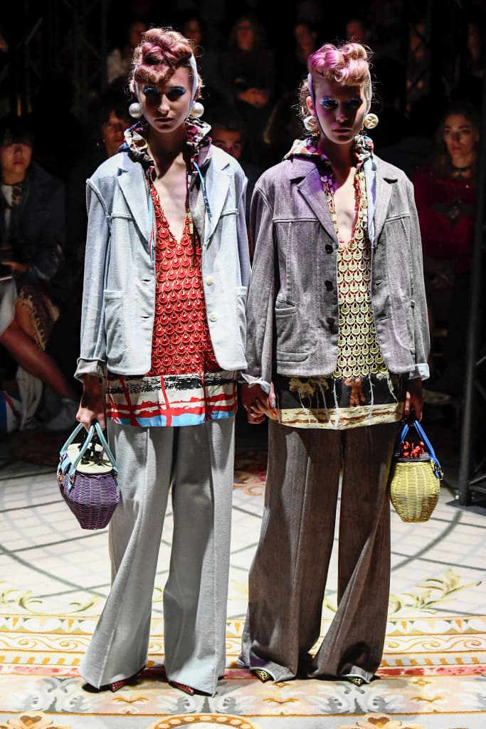 《The Shining》雙胞胎「現身」UNDERCOVER 巴黎時裝周發佈會