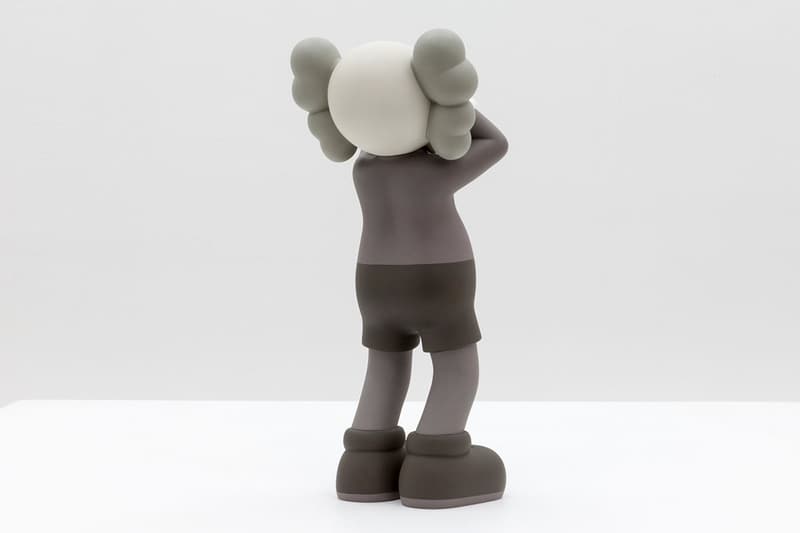 KAWS「At This Time」Companion 銅像正在拍賣當中