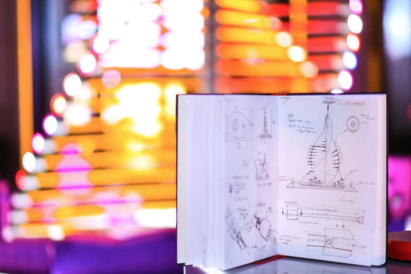 Dyson 以自家科技产品打造 10 米高「圣诞树」