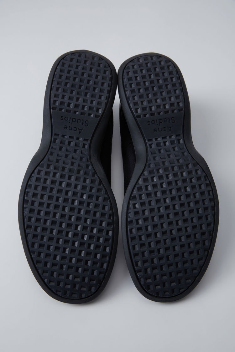 Acne Studios 全新 Sock Sneaker 系列登場