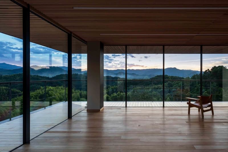 建築設計公司 Takashi Okuno 於日本打造摩登寺廟