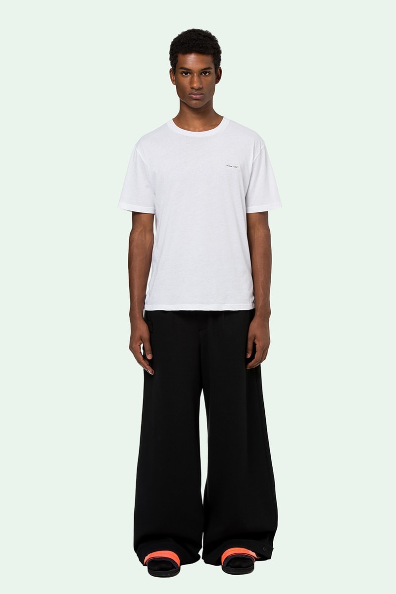 Off-White™ 推出售價約 $500 美元的打底 T-Shirt 套裝