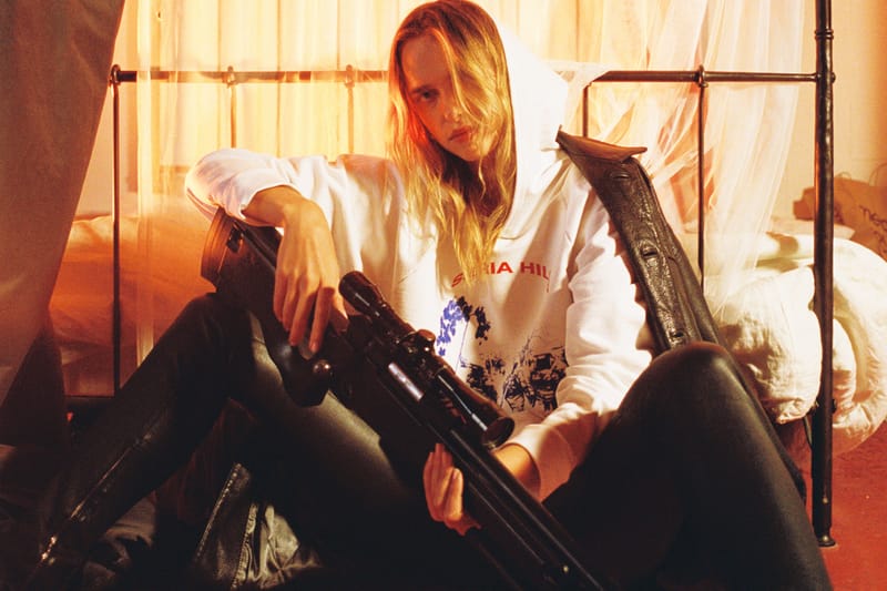 Siberia Hills 推出全新「A BRUSH WITH VIOLENCE」連帽衫