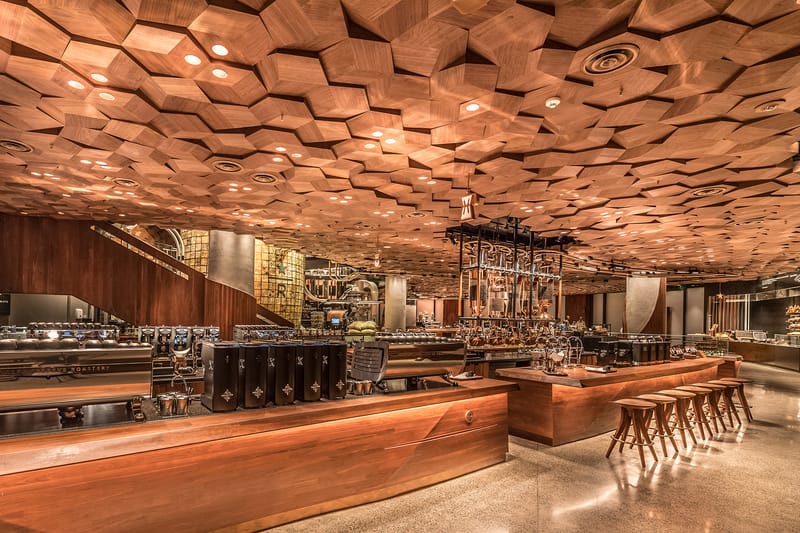 走進 Starbucks 上海甄選烘培工坊