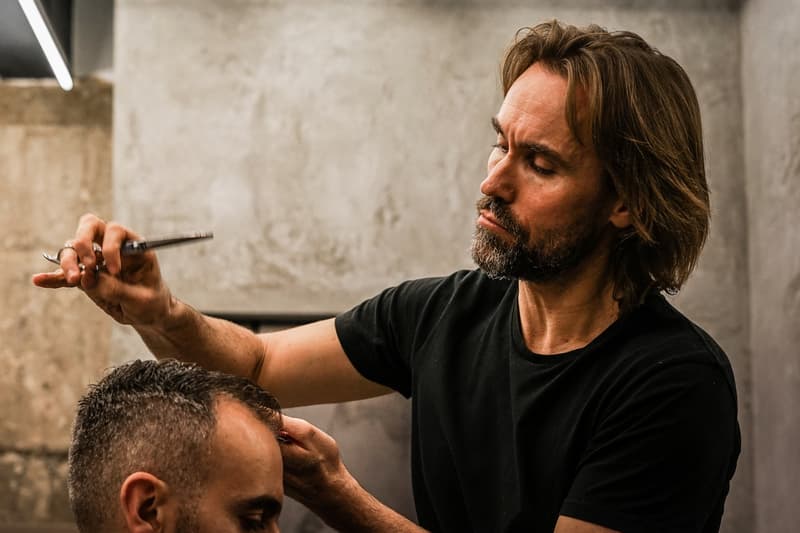 走進護理品牌 Selvedge Grooming 首間男士理髮店