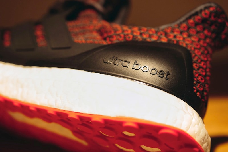 獨家近賞 adidas UltraBOOST「狗年」限定跑鞋