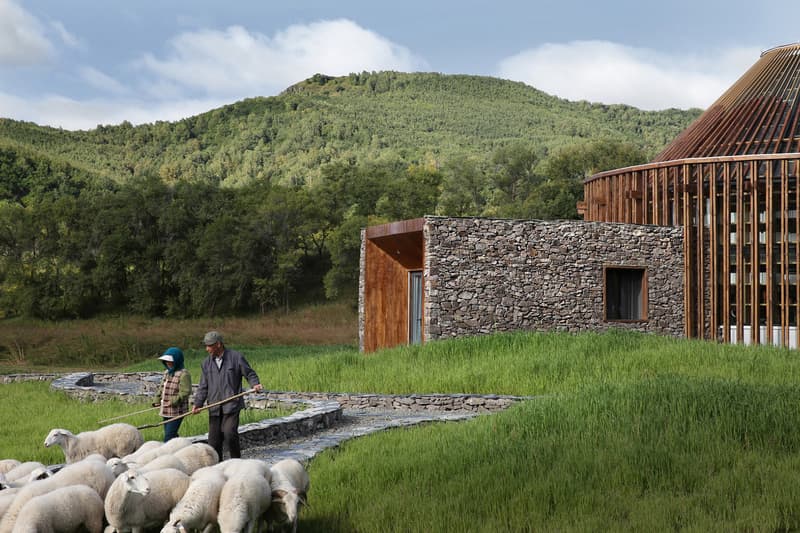吳彥祖參與設計！蒙古包揉合現代建築美學之「木蘭坊」