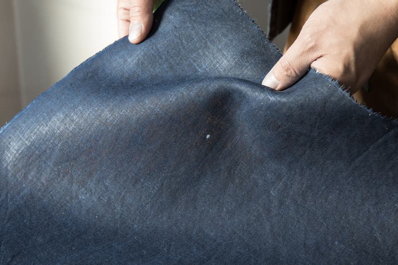 visvim 展现「 Albumen Coated Hemp Cloth」制衣工艺