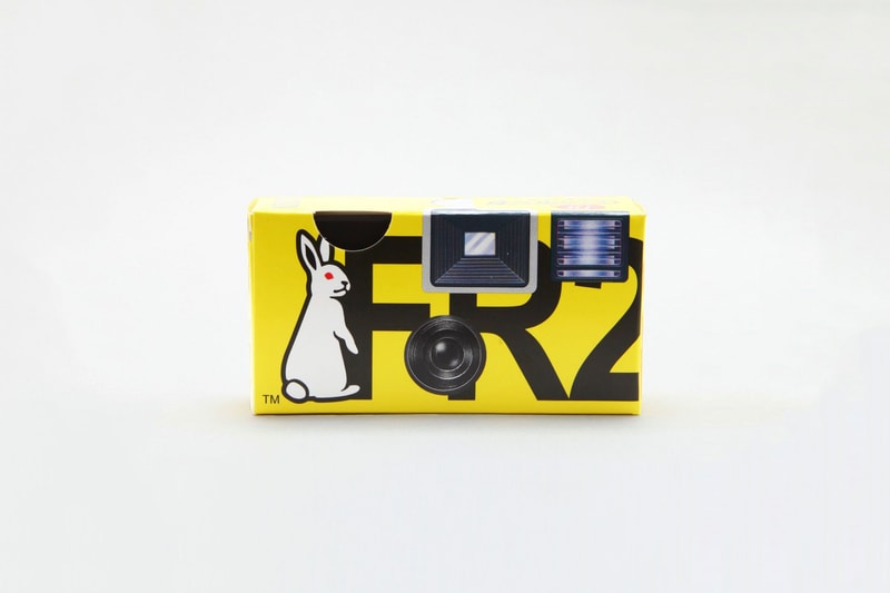 Fxxking Rabbits 携手食べルンですHi 推出「相機」造型清涼菓子