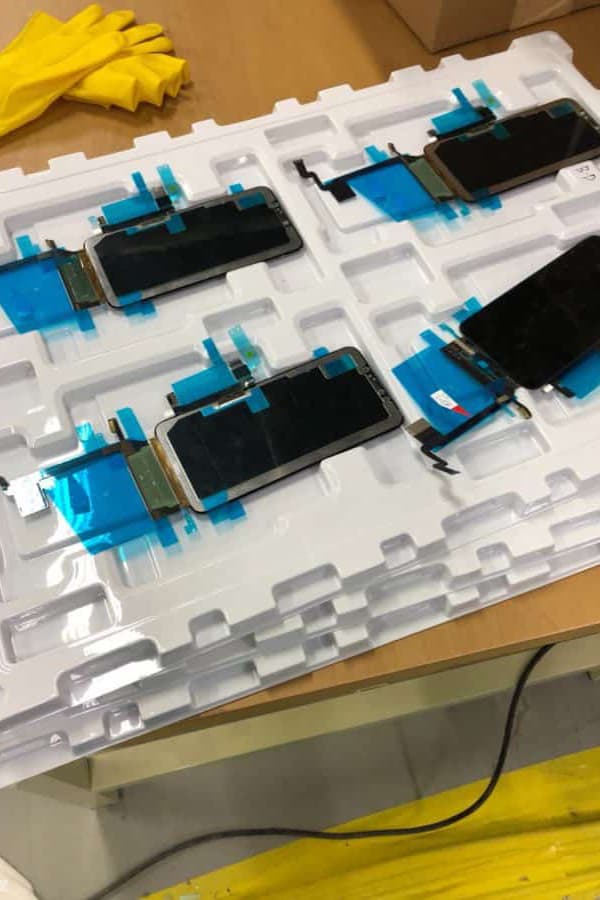 疑似 Apple iPhone X Plus 玻璃屏幕組件洩露