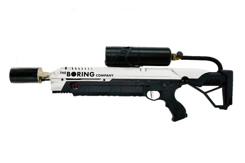 Elon Musk 宣佈 20,000 個噴火器已完售