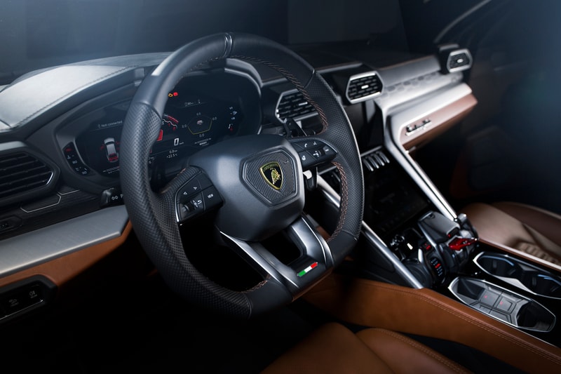 Lamborghini Urus 超级 SUV 首現香港