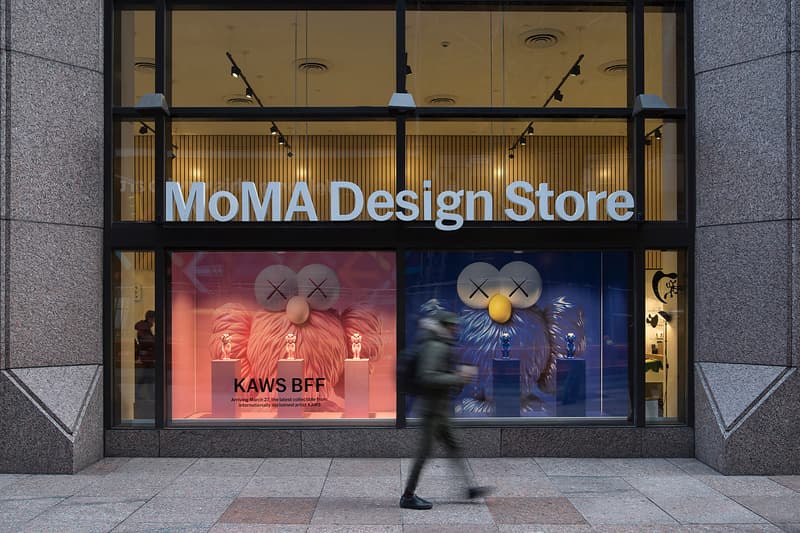 粉色版「KAWS: BFF」搪膠公仔將於下周正式發售