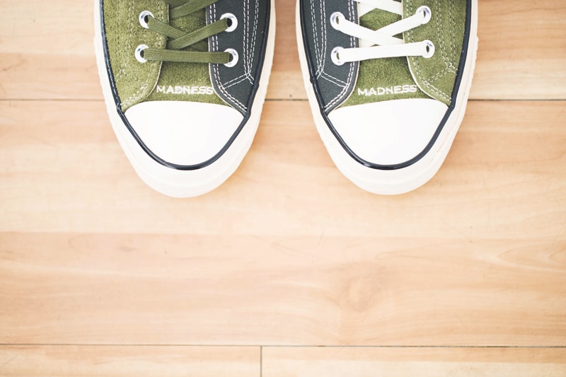 率先近賞 CONVERSE x MADNESS 全新联名鞋款