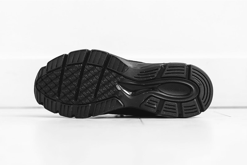 New Balance M990BB4「Triple Black」全黑配色設計