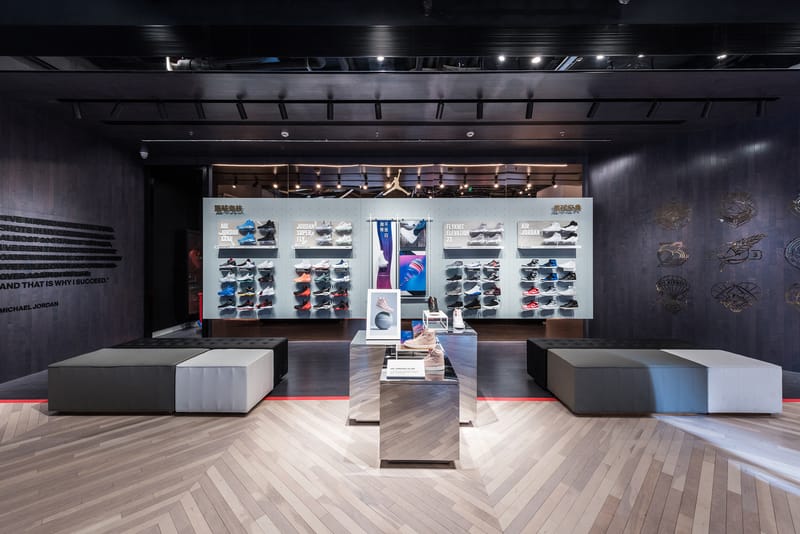 走进 JORDAN 77 SONGHU 品牌体验店