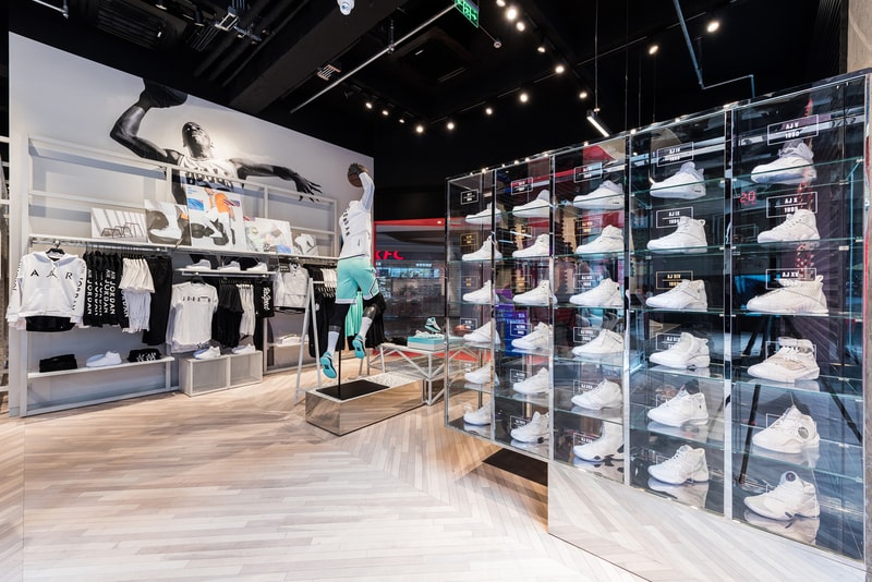 走进 JORDAN 77 SONGHU 品牌体验店