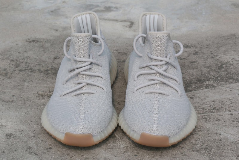 率先近賞 adidas Originals YEEZY BOOST 350 V2 全新「Sesame」配色