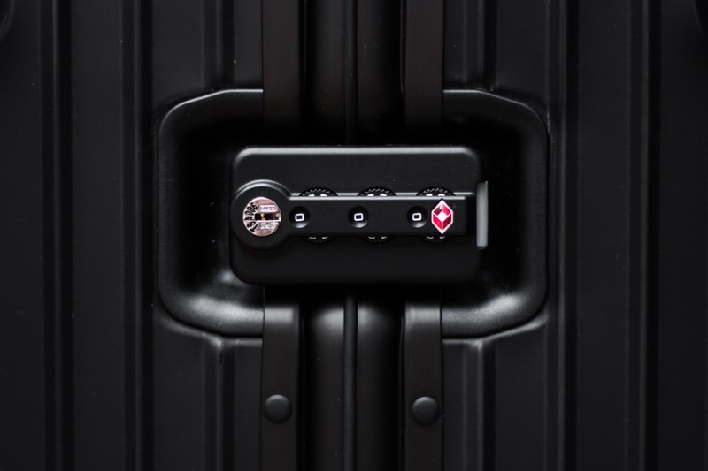 直擊 Supreme x RIMOWA 聯名系列倫敦發售現場
