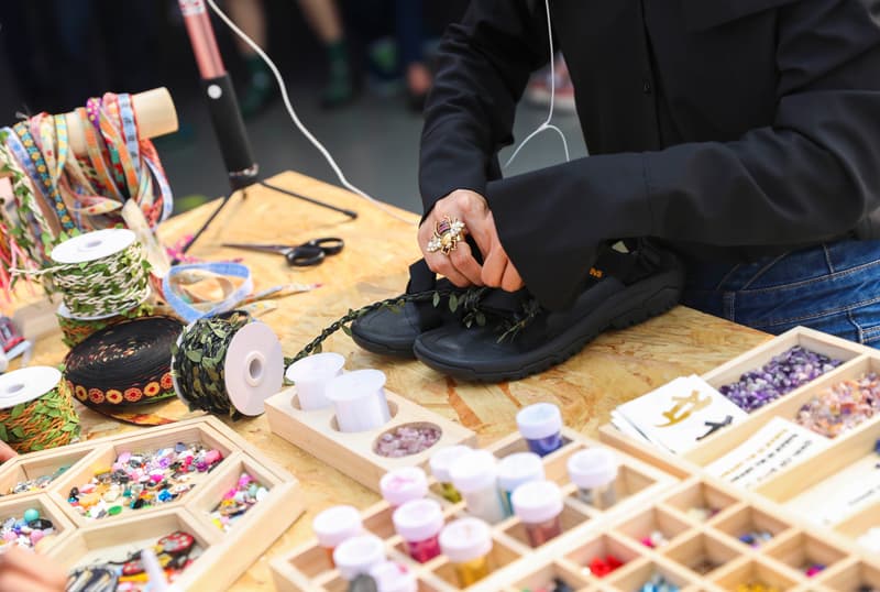 Teva 於上海草莓音乐节发布 Teva x SANKUANZ 联名鞋款系列