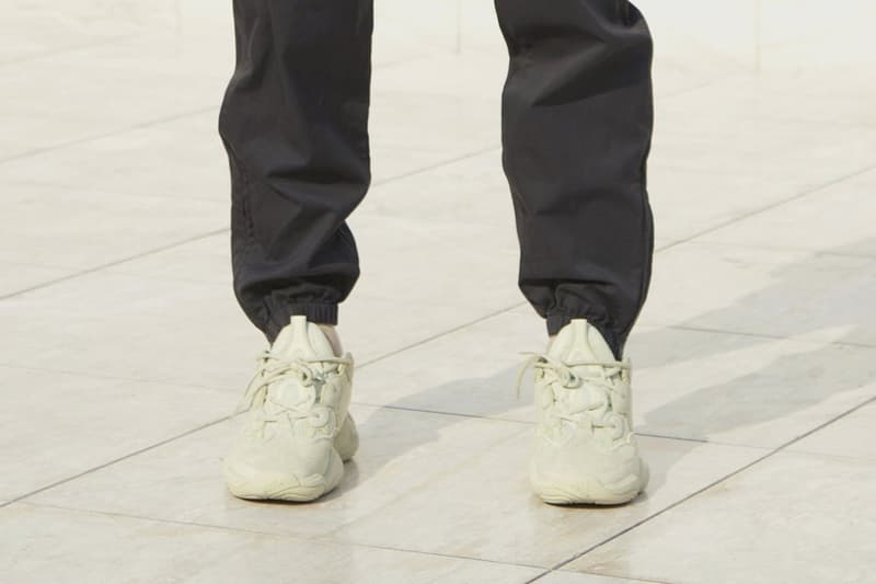 YEEZY SUPPLY 公佈 YEEZY 500 及 700 全新「Utility Black」配色上脚预览