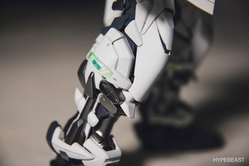 独家近赏「ACRONYM® x Nike」主题 Gundam Astray Red Frame