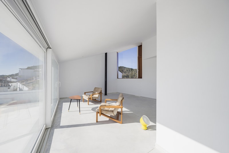 走進由 DTR_Studio 打造的西班牙極簡住宅 Claire House