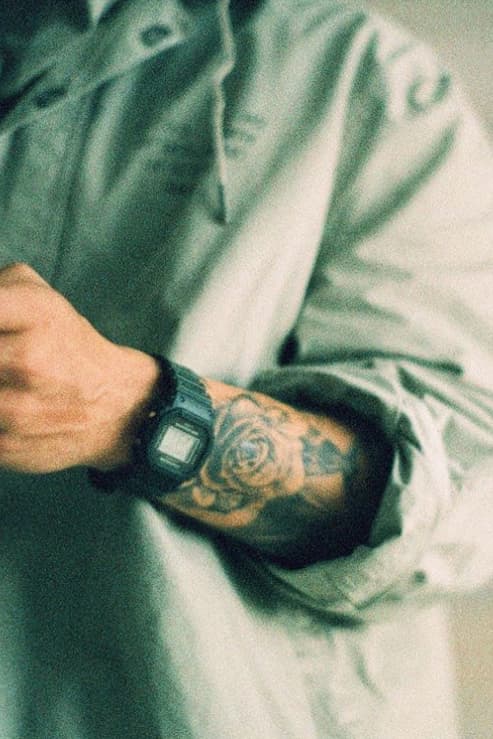 余文樂率先上腳 New Balance 親友限定款