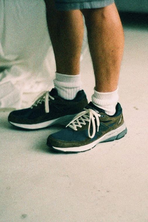 余文樂率先上腳 New Balance 親友限定款